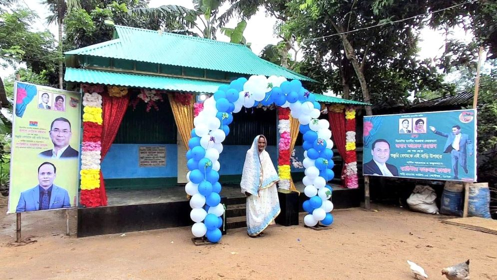 তারেক রহমানের দেওয়া নতুন ঘর পেলেন শুক্কুরী বেগম