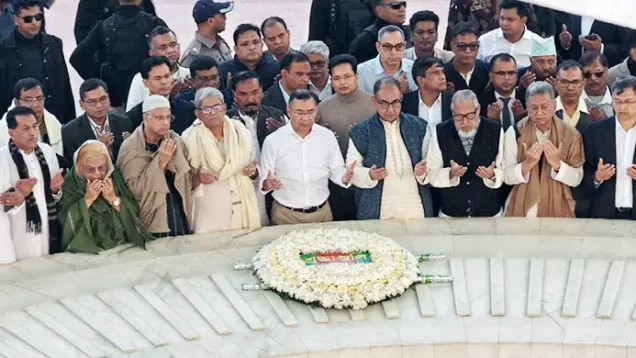 জিয়াউর রহমানের সমাধিতে তারেক রহমানের শ্রদ্ধা