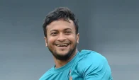 “দেশে ফিরলে ঢাকা শহর অচল হয়ে যাবে”: সাকিব আল হাসান
