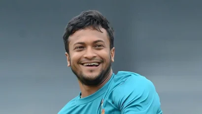 “দেশে ফিরলে ঢাকা শহর অচল হয়ে যাবে”: সাকিব আল হাসান