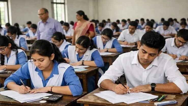 বন্যা পরিস্থিতিতে চট্টগ্রাম বোর্ডের এইচএসসি ও সমমানের সব পরীক্ষা অনির্দিষ্টকালের জন্য স্থগিত