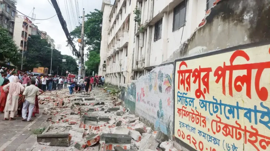 মিরপুরে টিসিবির পণ্য কেনার লাইনে দেয়াল ধসে নিহত ২, আহত অন্তত ৬