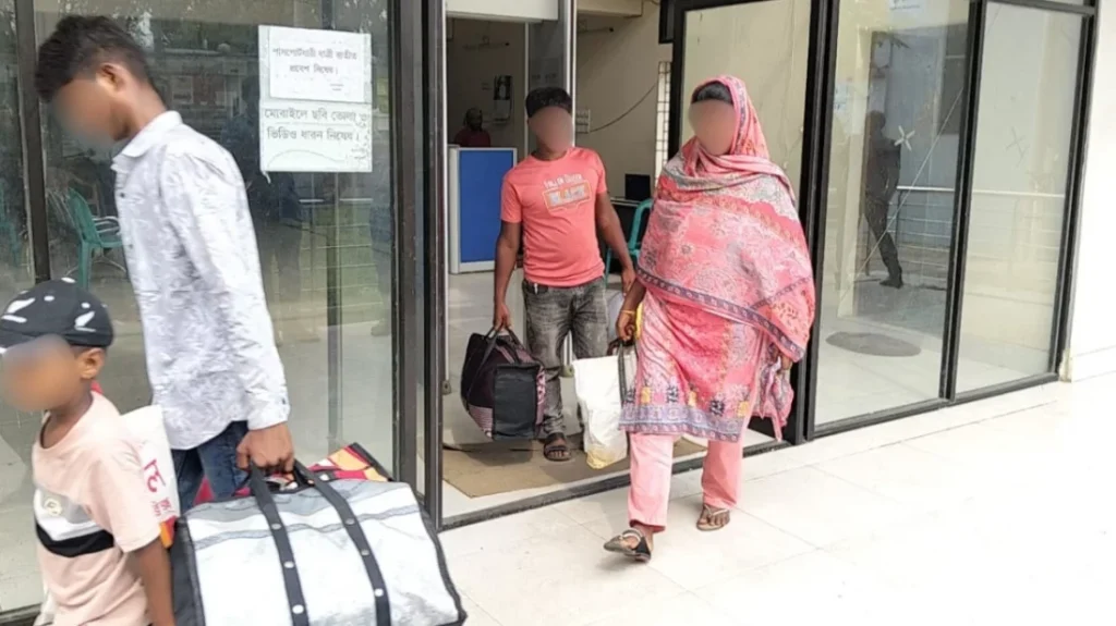 পুশইনের শিকার ৪ ভারতীয় নাগরিককে তল্পিতল্পাসহ পাঠানো হলো নিজ দেশে