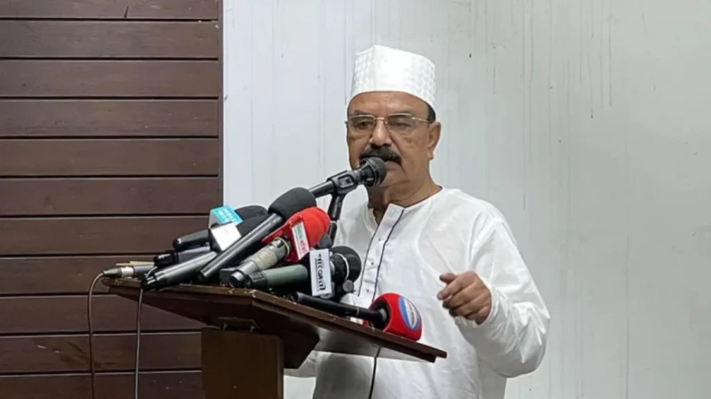 হাসিনাকে দেশে ফেরার আহ্বান গয়েশ্বরের, ‘সাহস থাকলে আসিয়া পড়েন’