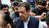 ইমরান খানের জীবন নিয়ে শঙ্কা, বাবাকে হত্যার চেষ্টার অভিযোগ ছেলের